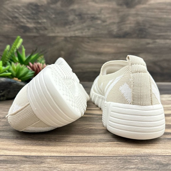 NIB BERNIE MEV Peppa 39 White/Nude Slip On Stretch Knit Comfort Sneakers - Picture 7 of 11
